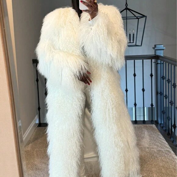 White Elegant Women's Faux Fur Long Coat - Picture 1 of 3
